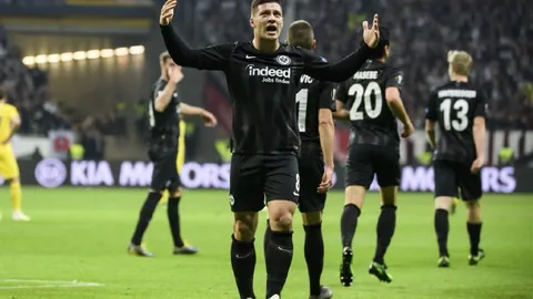 萨卡荣获3月英超最佳球员：职业生涯首获殊荣，四战三球两助攻，全能前锋未来可期！